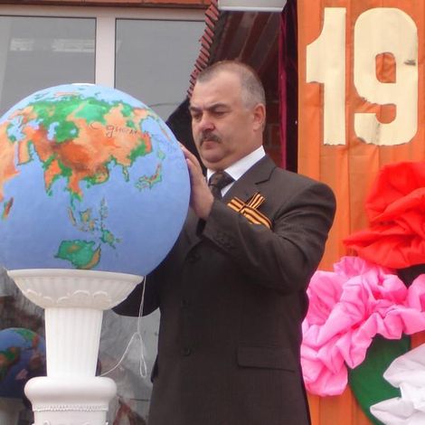 Глава поселения В.Г. Волченко на праздновании 9-го мая